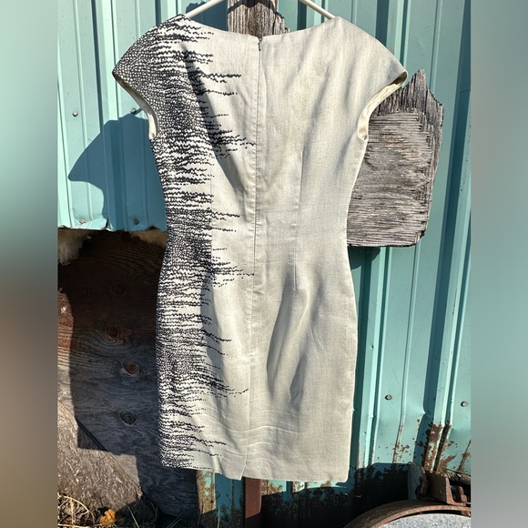 LELA ROSE SILK BLEND SHEATH DRESS Size 2 Ivory & Black Abstract Cap Sleeve Lined - Picture 4 of 8